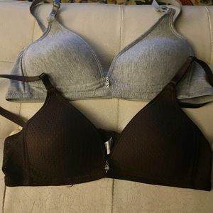 New Never Worm bras, 36 A set!